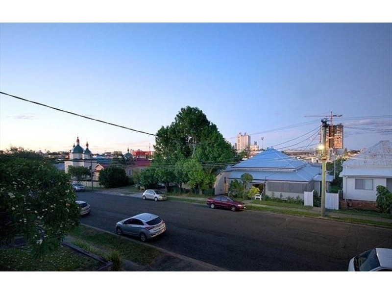 53 Broadway Street, Woolloongabba QLD 4102