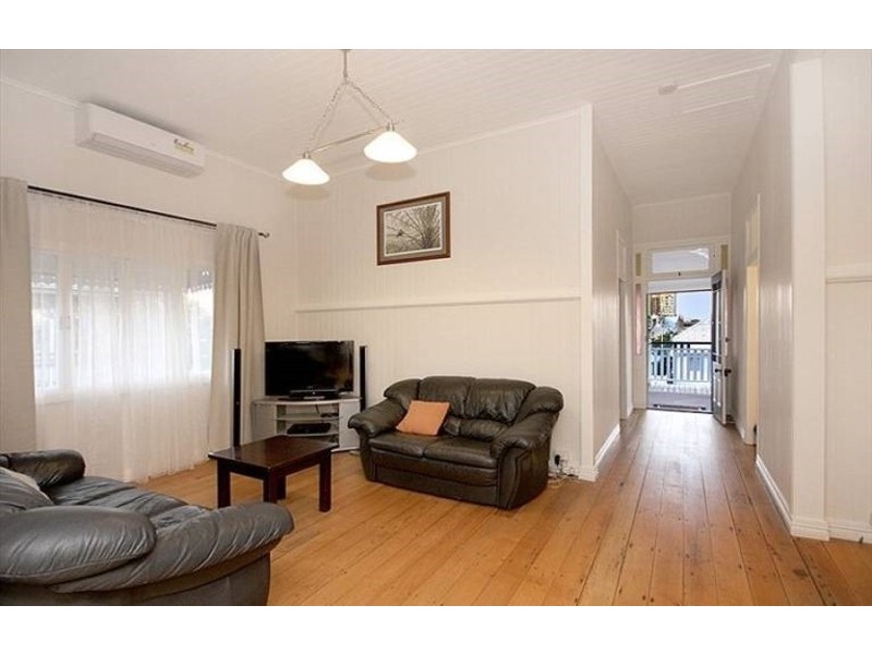 53 Broadway Street, Woolloongabba QLD 4102