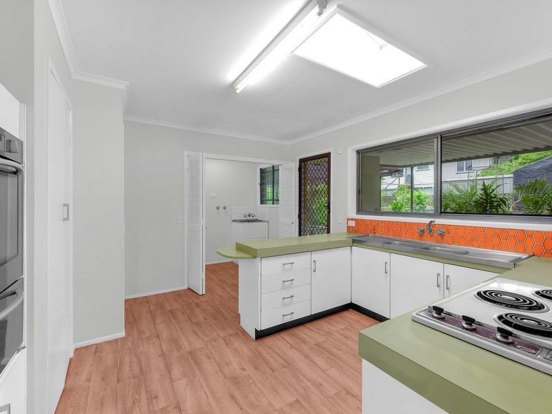 8 Harefield Street, Indooroopilly QLD 4068