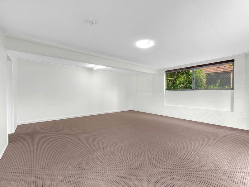 8 Harefield Street, Indooroopilly QLD 4068