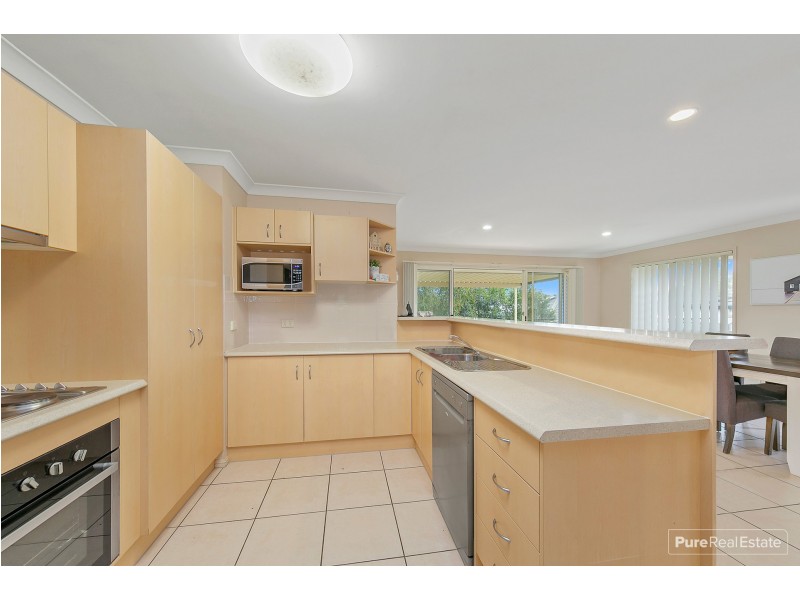 21 Charlton Place, Regents Park QLD 4118