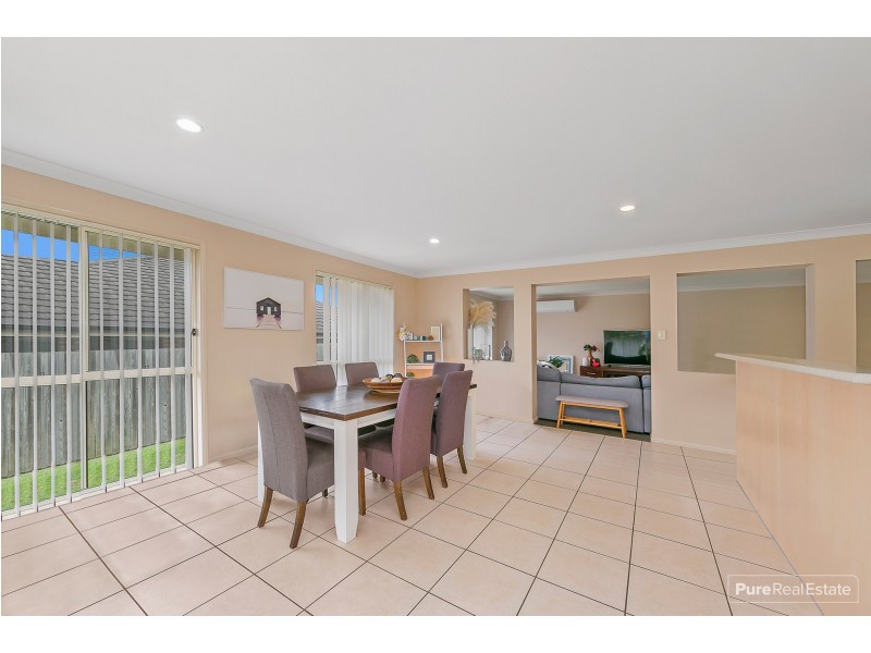 21 Charlton Place, Regents Park QLD 4118