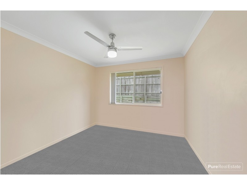 21 Charlton Place, Regents Park QLD 4118