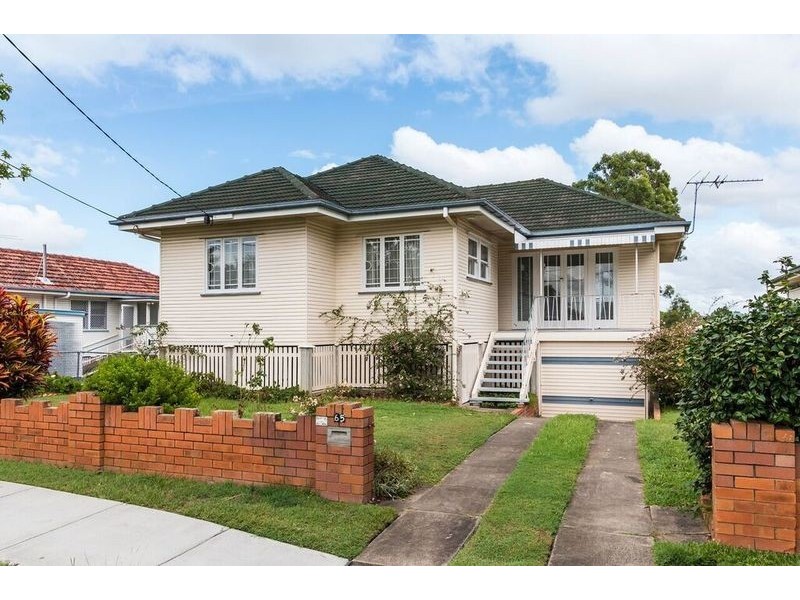 65 Pangeza Street, Stafford Heights QLD 4053