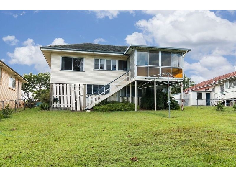 65 Pangeza Street, Stafford Heights QLD 4053