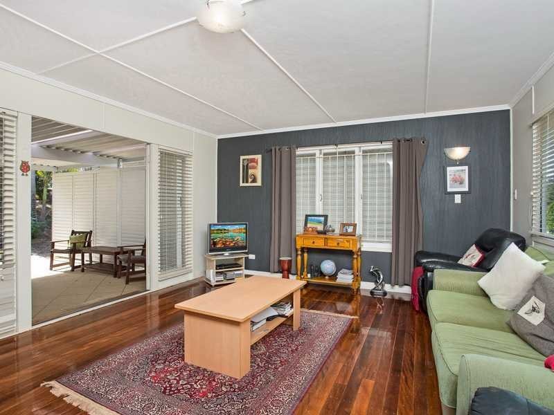 56 Falkirk Street, Stafford Heights QLD 4053