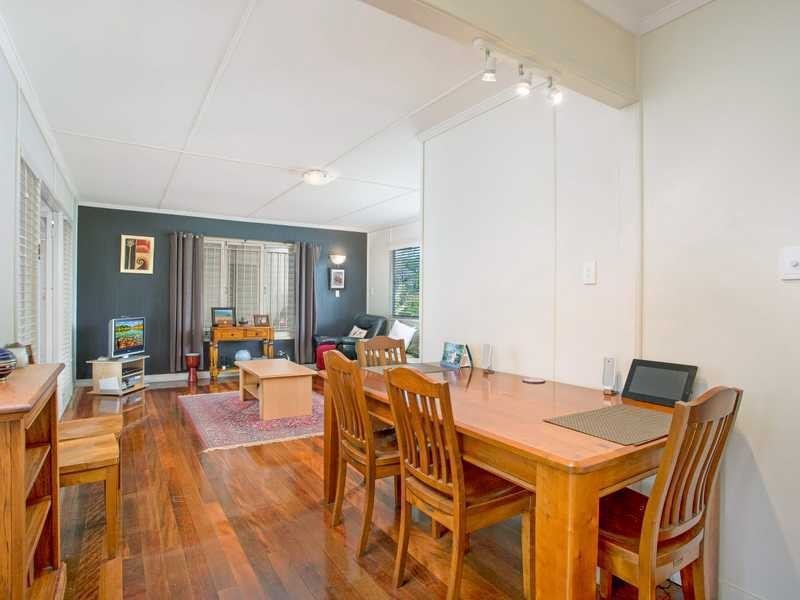 56 Falkirk Street, Stafford Heights QLD 4053