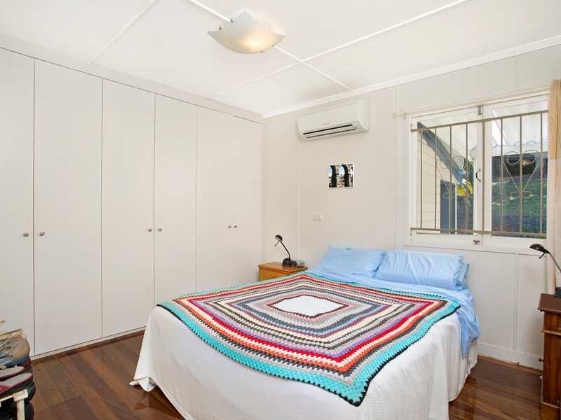 56 Falkirk Street, Stafford Heights QLD 4053