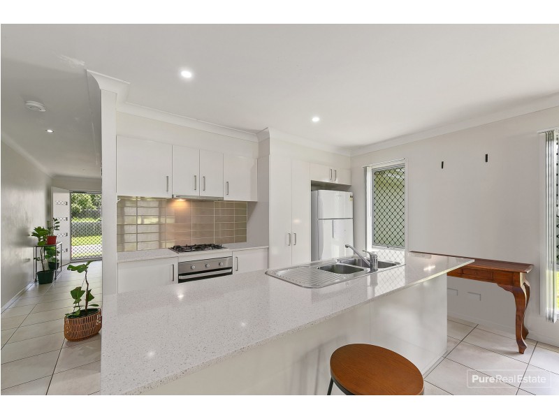 30 Knightsbridge Drive, Chuwar QLD 4306