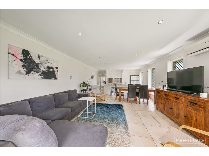 30 Knightsbridge Drive, Chuwar QLD 4306