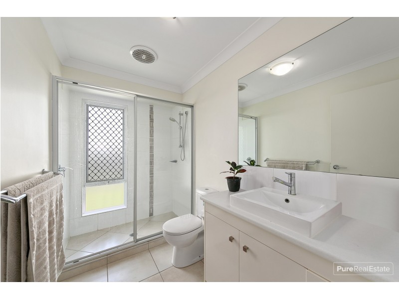 30 Knightsbridge Drive, Chuwar QLD 4306