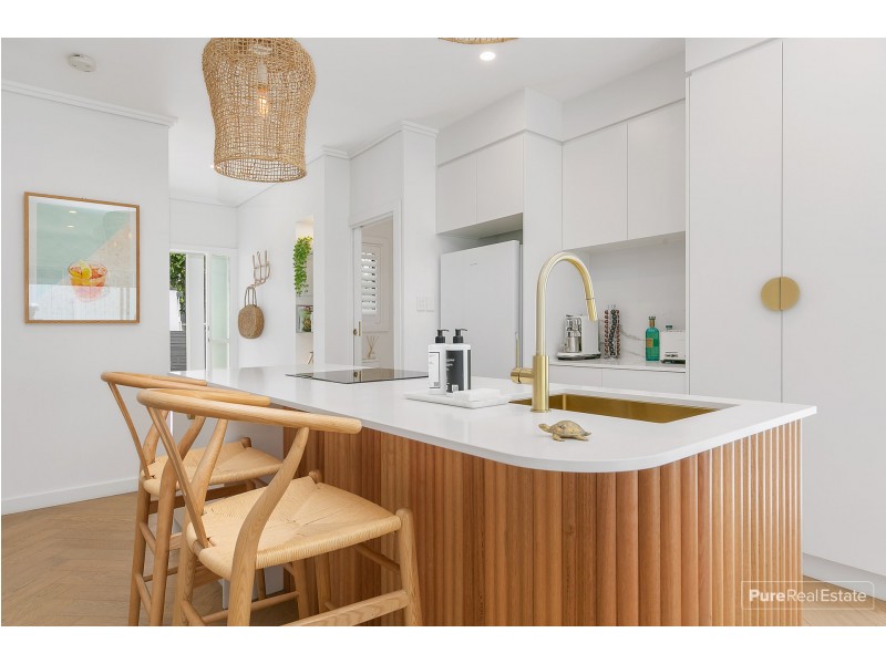 2/309 Riding Road, Balmoral QLD 4171