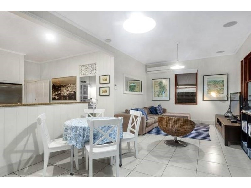 49 Wooloowin Avenue, Wooloowin QLD 4030