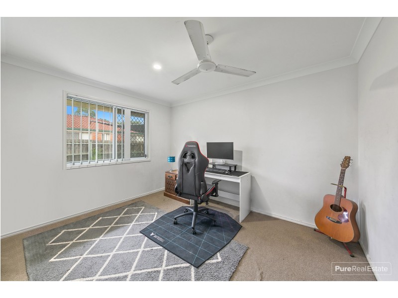 32 Barnes Court, Redbank QLD 4301