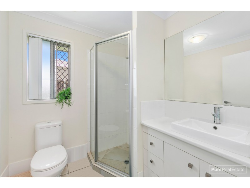 36 Knightsbridge Drive, Chuwar QLD 4306