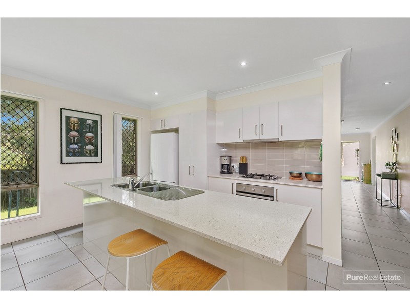 36 Knightsbridge Drive, Chuwar QLD 4306