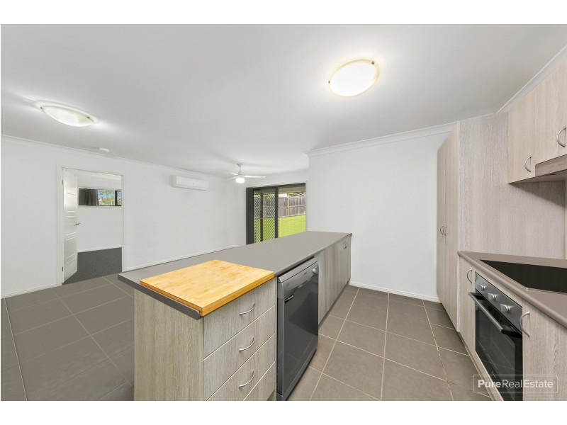 11 Knightsbridge Drive, Chuwar QLD 4306