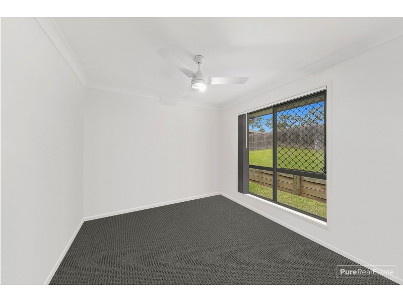 11 Knightsbridge Drive, Chuwar QLD 4306