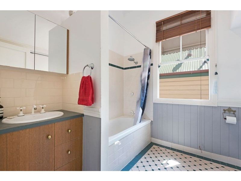 19 Jones Street, Red Hill QLD 4059