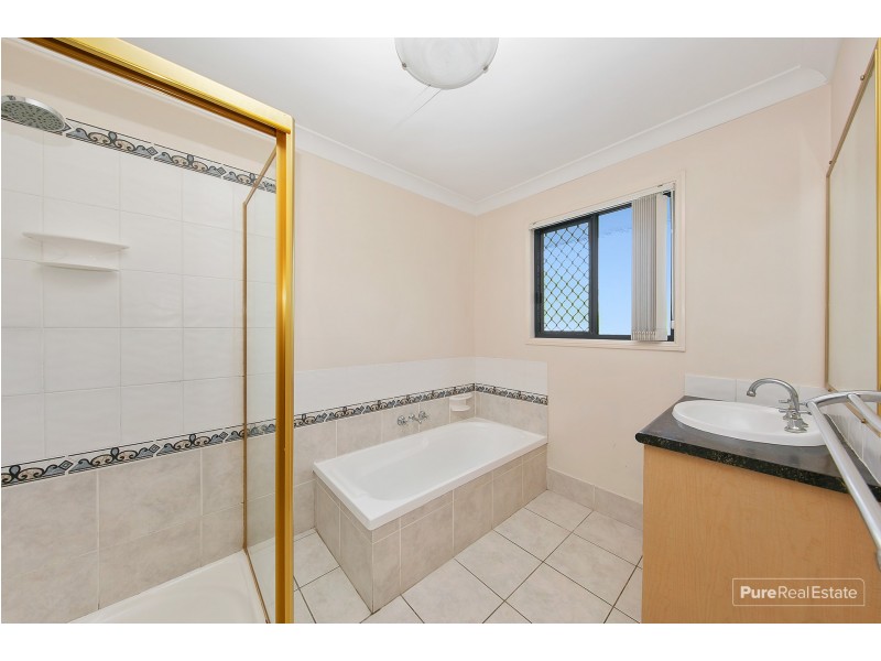 80 College Road, Karana Downs QLD 4306