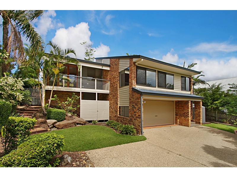 38 Nankoor Street, Chapel Hill QLD 4069