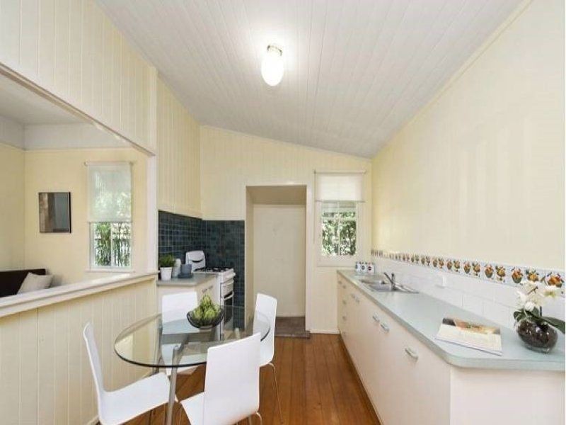 16 Argyle Street, Red Hill QLD 4059