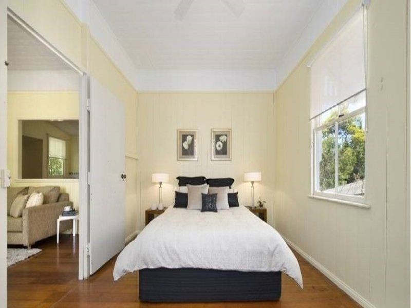 16 Argyle Street, Red Hill QLD 4059