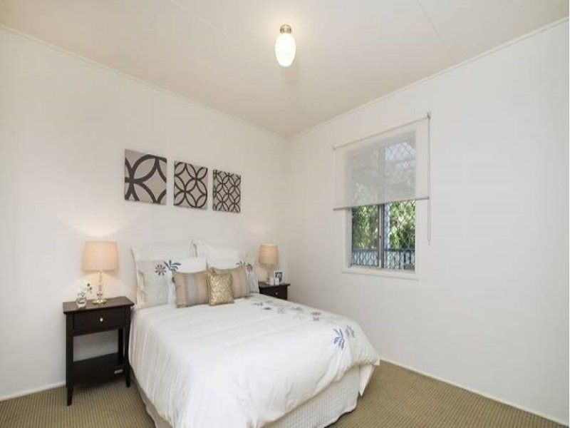 16 Argyle Street, Red Hill QLD 4059