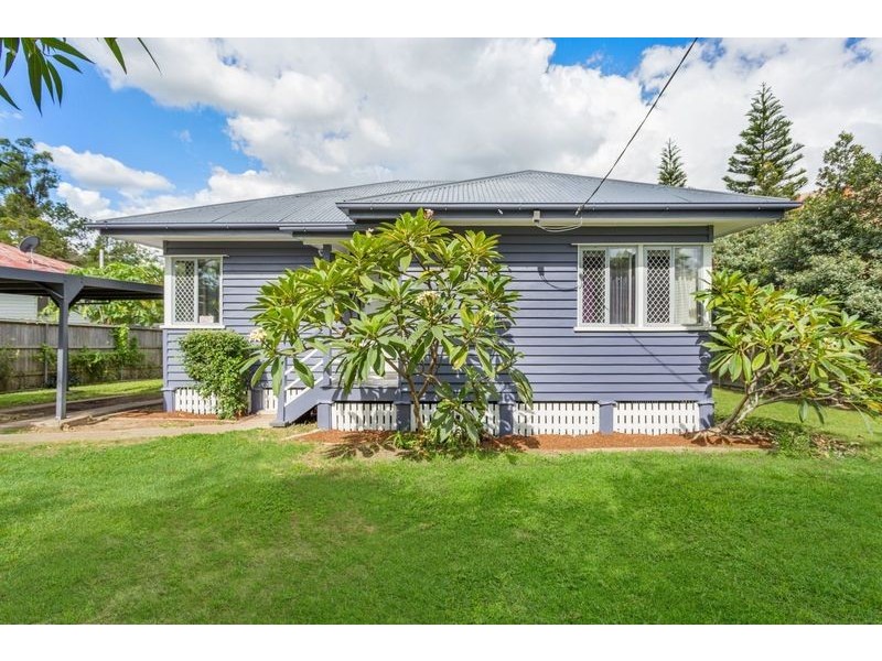 14 Law Street North, Redbank QLD 4301