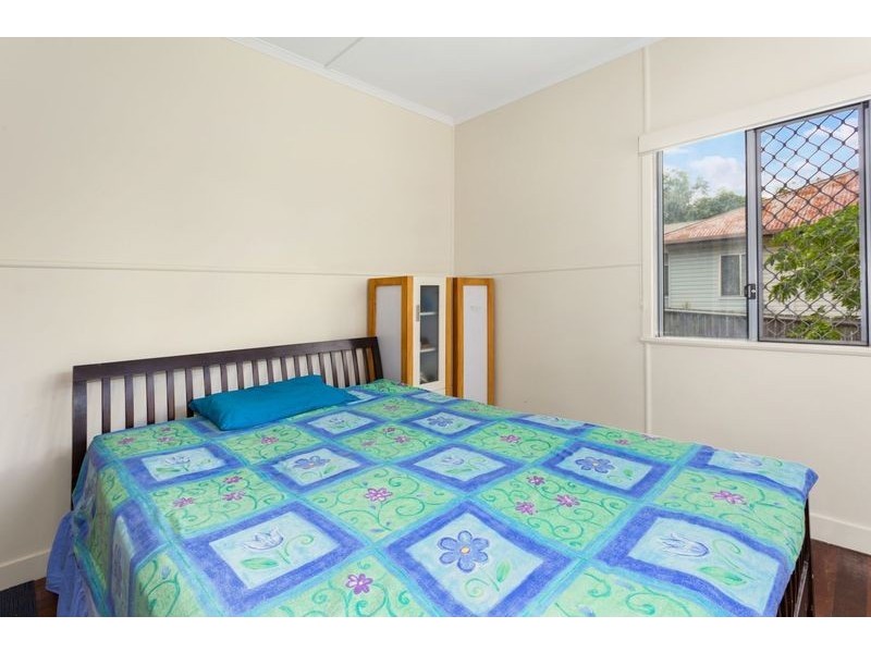 14 Law Street North, Redbank QLD 4301