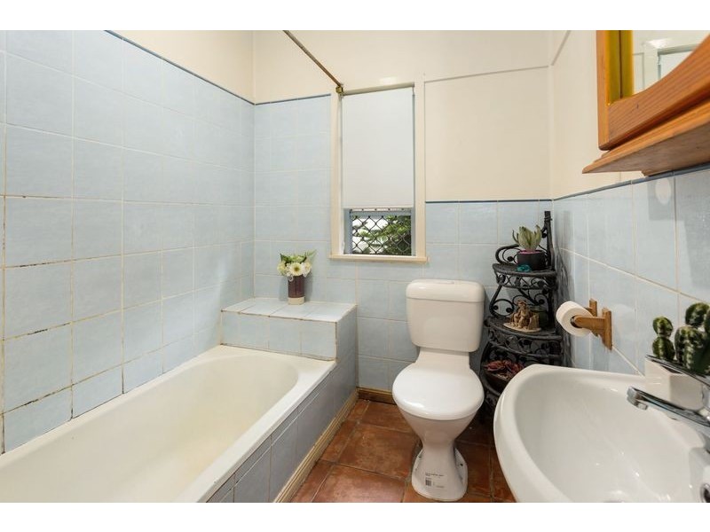 14 Law Street North, Redbank QLD 4301