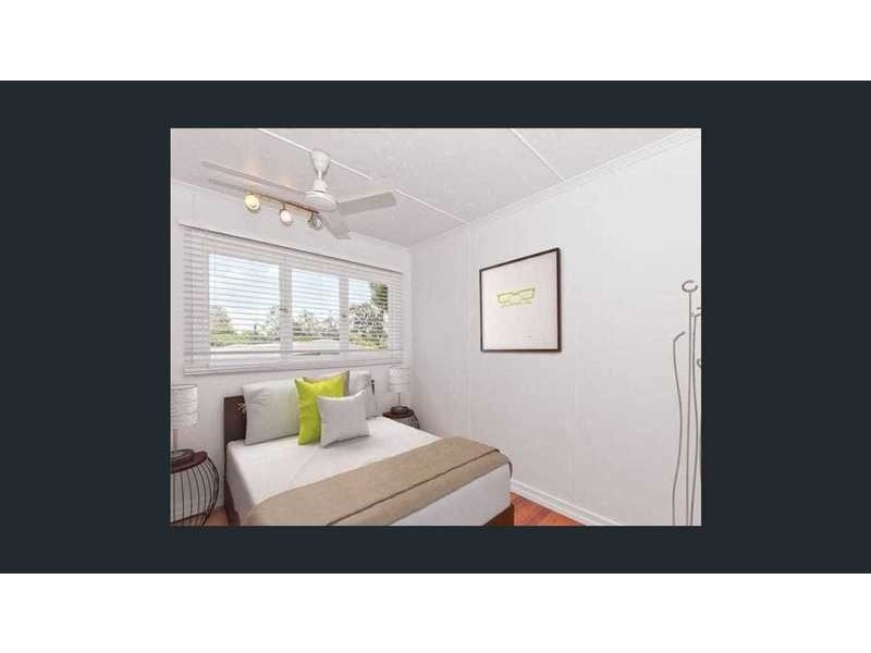 32 Gatwick Street, Stafford Heights QLD 4053