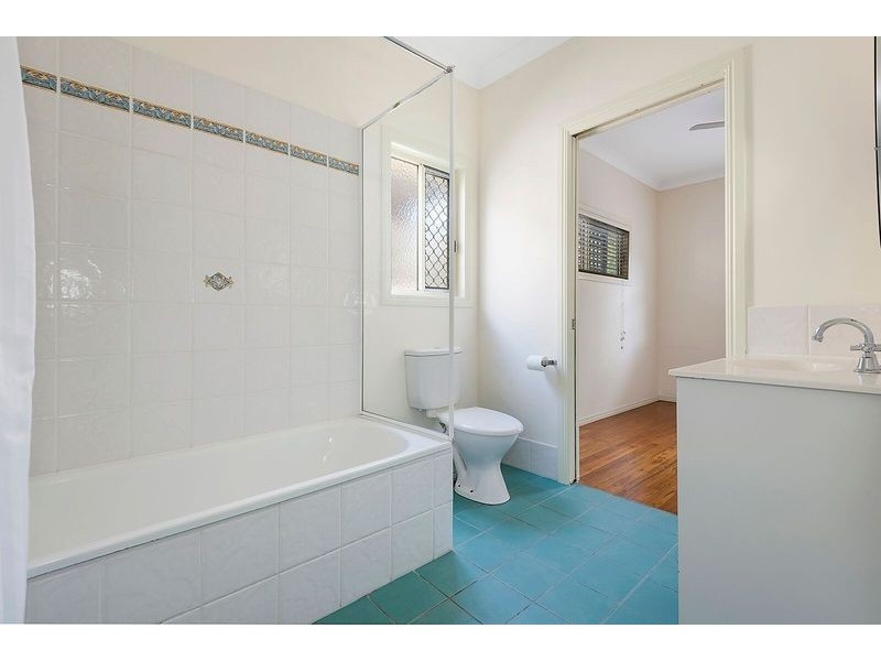 27 Asquith Street, Morningside QLD 4170