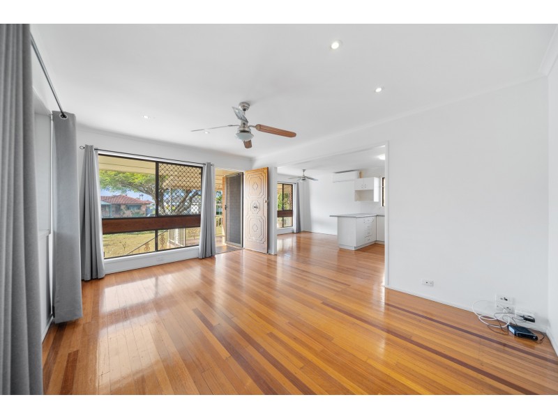 12 Fox Street, Strathpine QLD 4500