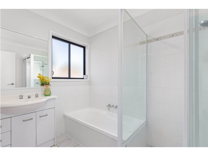1 Olympic Place, Sinnamon Park QLD 4073