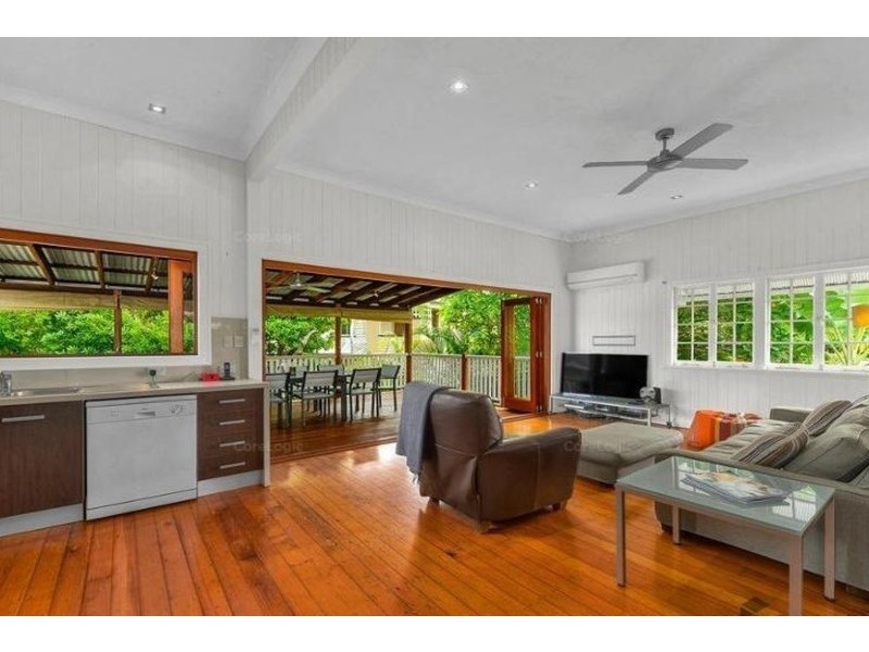 10 Dorrington Drive, Ashgrove QLD 4060