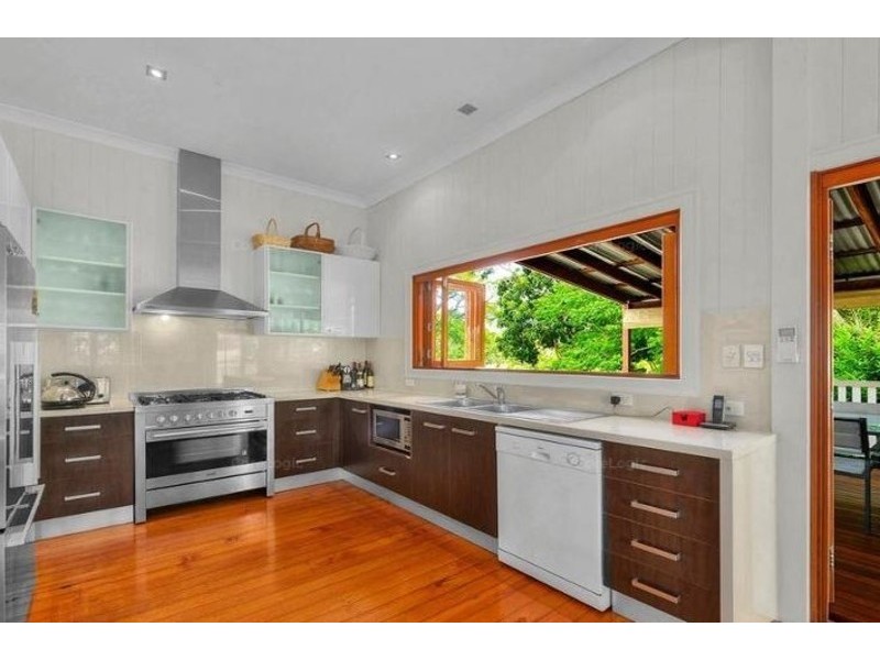 10 Dorrington Drive, Ashgrove QLD 4060