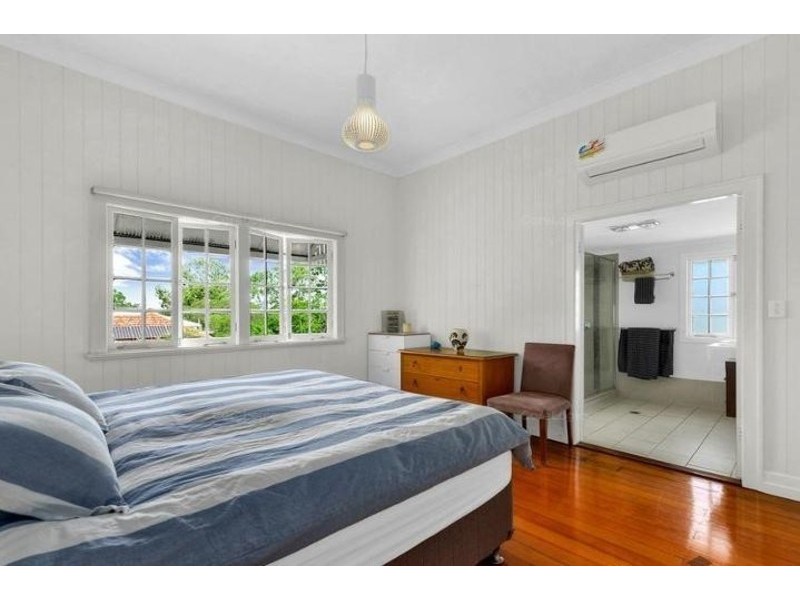 10 Dorrington Drive, Ashgrove QLD 4060