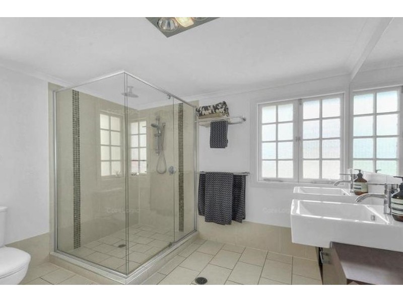 10 Dorrington Drive, Ashgrove QLD 4060