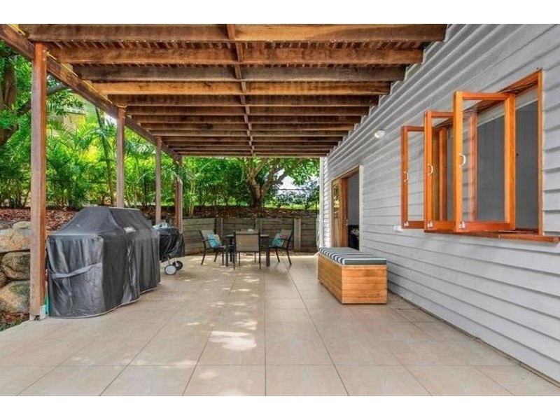 10 Dorrington Drive, Ashgrove QLD 4060