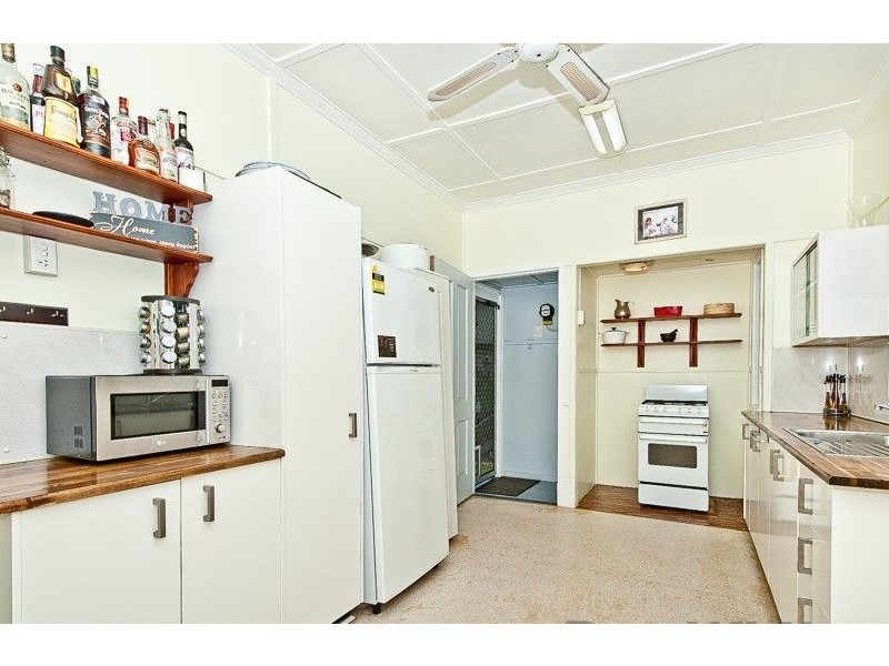 24 Castling St, Stafford QLD 4053