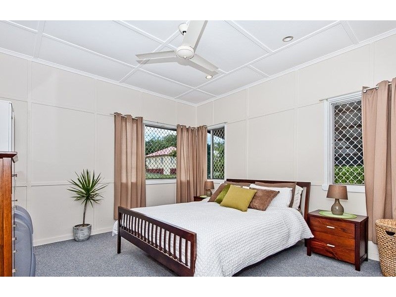 24 Castling St, Stafford QLD 4053