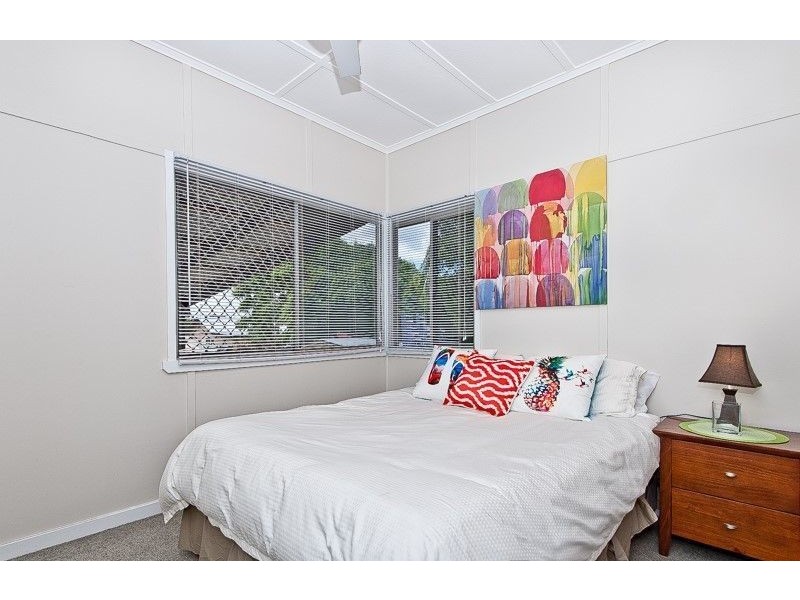 24 Castling St, Stafford QLD 4053