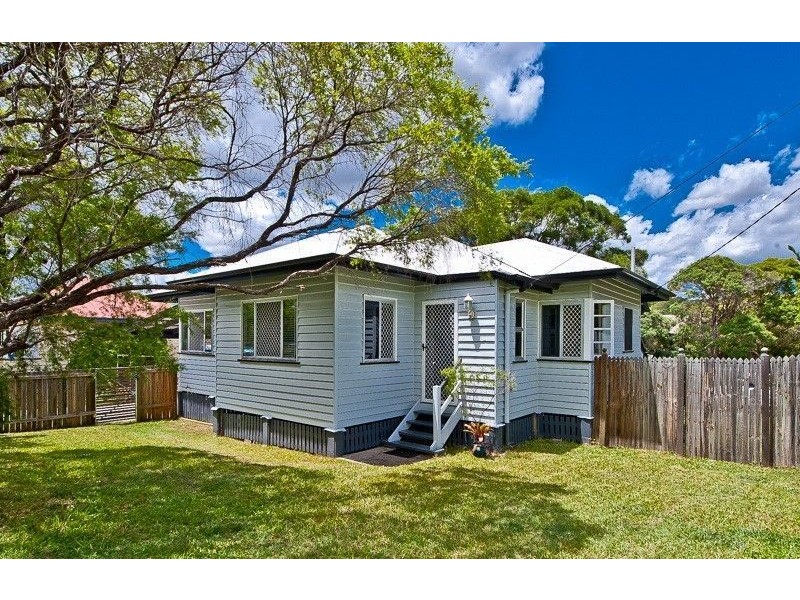 24 Castling St, Stafford QLD 4053