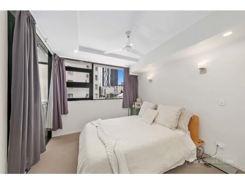 2016/9 Edmondstone Street, South Brisbane QLD 4101