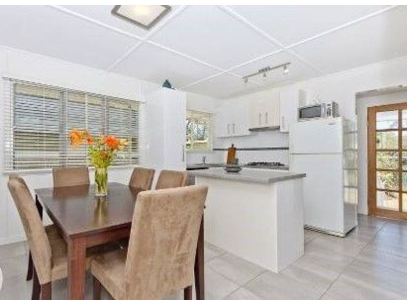 14 Normanton Street, Stafford Heights QLD 4053