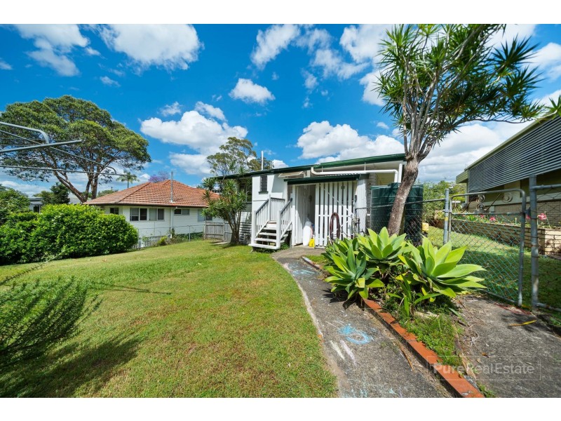 14 Normanton Street, Stafford Heights QLD 4053