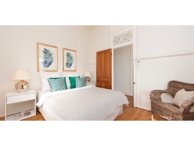 6 Susan Street, Greenslopes QLD 4120