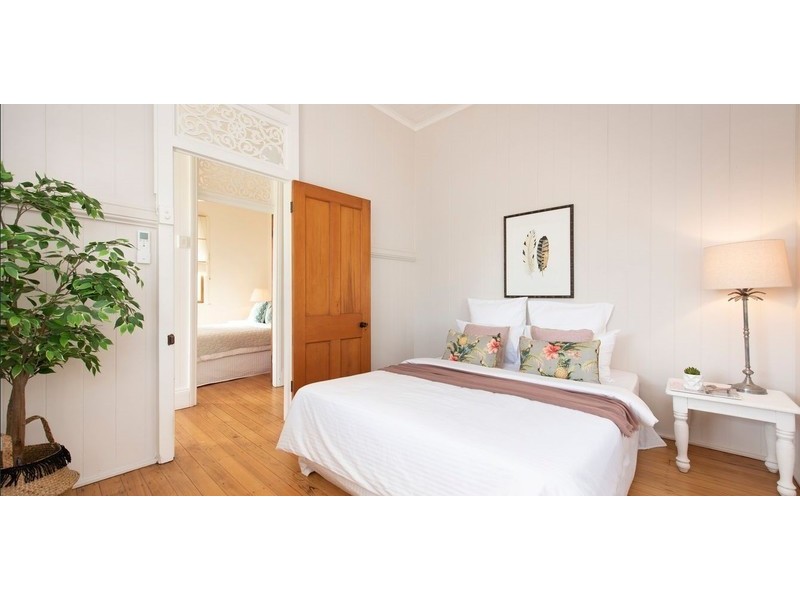 6 Susan Street, Greenslopes QLD 4120