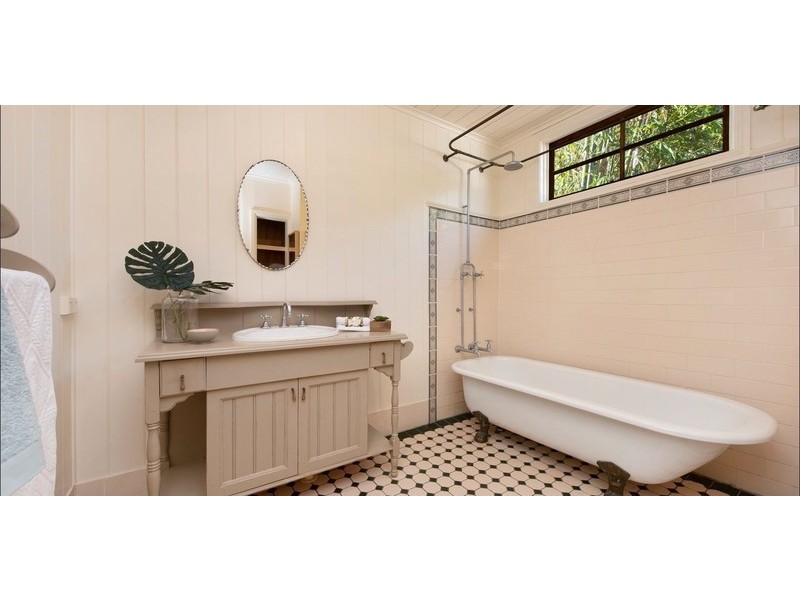 6 Susan Street, Greenslopes QLD 4120